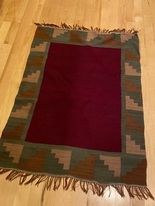 lot 80 image: Beautiful Peruvian Rug