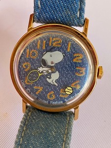 lot 467 image: 1970s Snoopy Wrist Watch