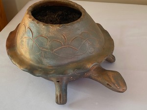 lot 449 image: Adorable Turtle Planter