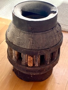 lot 459 image: Primitive Wagon Wheel Piece