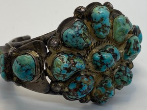 lot 474 image: Gorgeous Silver and Turquoise Bracelet