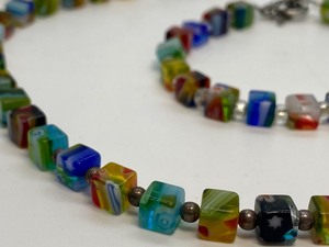 lot 479 image: Beautiful Art Glass Beaded Necklace, Bracelet and Earring Set
