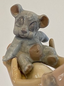 lot 361 image: Lladro Society Figurine Best Friend #7620