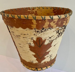lot 358 image: Decorative White Birch Wastebasket