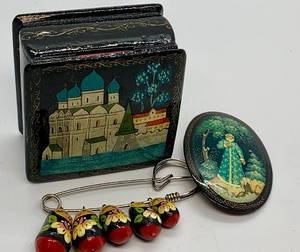lot 493 image: Vintage Russian Lacquer Box, Painted Brooch and Stacking Doll Figurine Pin