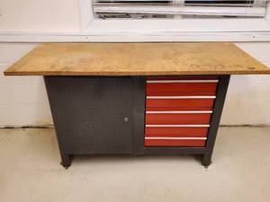 lot 400 image: (5) Drawer Metal Workbench with Locking Door