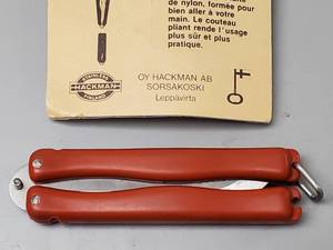 lot 424 image: (2) Butterfly Hunting Knives and a Large Pocket Knife