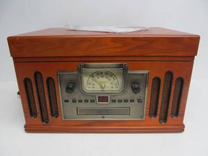 lot 10 image: Working CROSLEY Turntable & Radio Model CR704