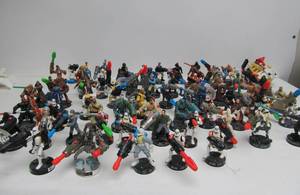 lot 24 image: LARGE Lot of Star Wars Toy Figures