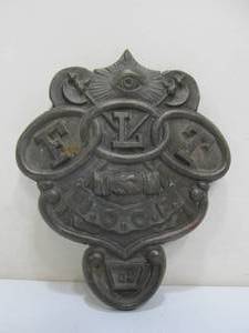 lot 34 image: Antique Oddfellows Iron Grave Marker