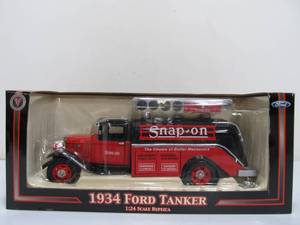 lot 70 image: Larger SNAP ON Tools 1934 Ford Tanker Diecast Metal Truck