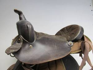 lot 111 image: Leather Saddle King Western Horse Saddle
