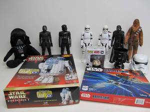 lot 115 image: Large Group of STAR WARS Toys & Games