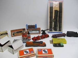 lot 129 image: Group of Assorted Model Trains & Accessories
