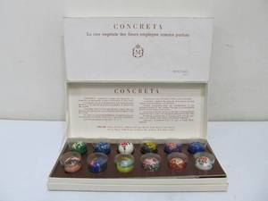 lot 165 image: Vintage Molinard Paris Concreta Perfumed Flower Wax Balls