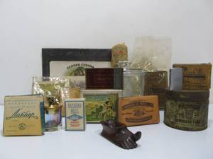 lot 175 image: Nice Lot of Vintage & Antique Tobacco & Smoking Items