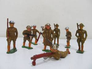lot 186 image: Nice Lot of Old Vintage Painted Metal Soldiers #3