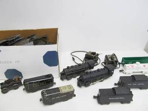 lot 232 image: Lot of Vintage MARX O Gauge Trains Track etc