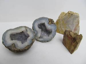 lot 233 image: Group of Rocks & Large Geode