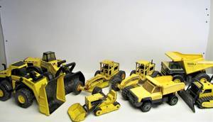 lot 250 image: Large Group of Metal TONKA Construction Vehicles