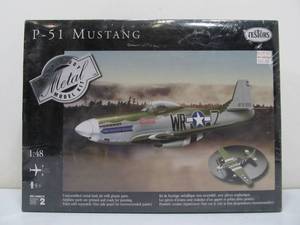 lot 221 image: Testors P-51 Mustang Metal Model Kit