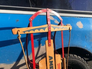 lot 134 image: Nice Vintage Gladding AMERICAN CLIPPER Snow Sled