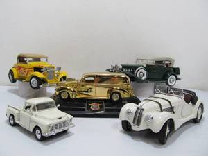 lot 279 image: Group of Diecast Metal Classic Cars