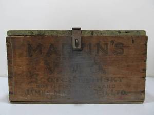 lot 300 image: Old Vintage Martins Scotch Whiskey Wooden Advertising Crate wLid