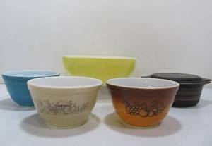 lot 301 image: Nice Lot of PYREX Primary Bowls Stripe Casserole Dish
