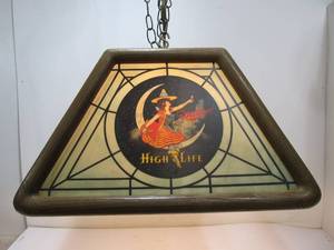 lot 315 image: Working Vintage MILLER LITE Hanging Beer Advertising Lamp