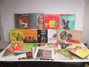 lot 260 image: Lot of Approx 50 Vintage Vinyl Records