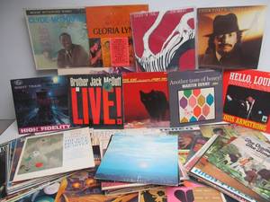 lot 261 image: Lot of Approx 50 Vintage Vinyl Records