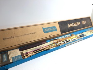 lot 148 image: Vintage Western Field Archery Set wBox