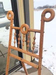 lot 7 image: Antique Oak Artists Easel 