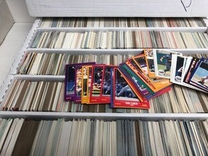 lot 317 image: Approx 5000 Assorted MINNESOTA TWINS Baseball Cards
