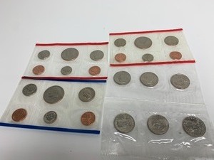 lot 345 image: Group of Sealed US Proof Coin Sets & 1979 Susan B Anthony Dollars