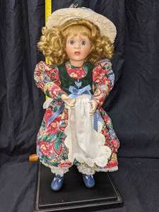 lot 109 image: Ashton Drake Mary, Mary Quite Contrary by Wendy Lawson