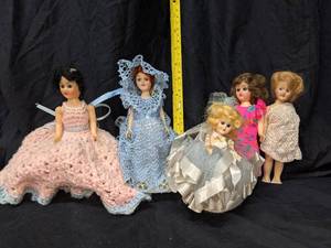 lot 128 image: 5 Vintage Nancy Ann Type Dolls