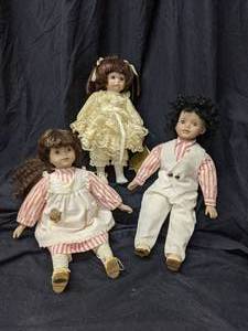lot 135 image: Seymour Mann Porcelain Dolls