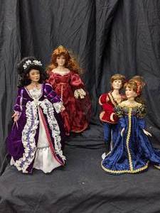 lot 140 image: Paradise Galleries Romeo & Juliet Plus Elegant Dolls