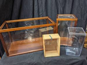 lot 153 image: Display BoxesContainers