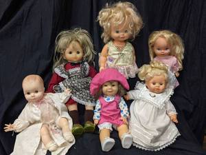 lot 154 image: Extra Play Dolls