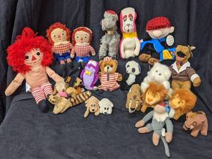 lot 156 image: Vintage Small Stuffed Animals