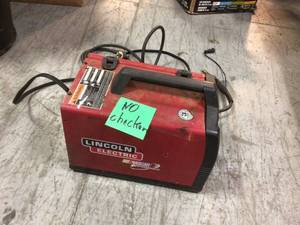 140 Amp Weld Pak 140 HD MIG Wire Feed Welder with Magnum 100L Gun, Sample spools of MIG Wire and Flux Wire, 115V by Lincoln Electric Not Checked Customer Returns See Pictures