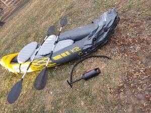 lot 2 image: Inflatable Kayak