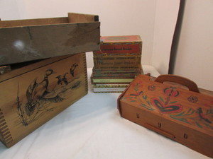 lot 21 image: Wood Boxes