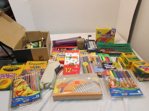 lot 28 image: Art Supplies