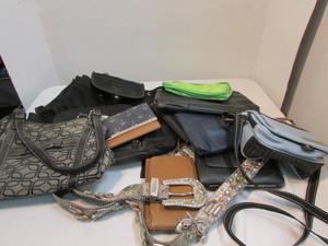 lot 52 image: Purses