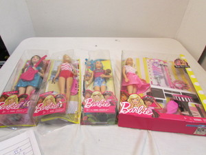 lot 65 image: Barbie Lot