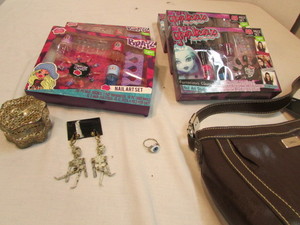 lot 69 image: Fashion Lot